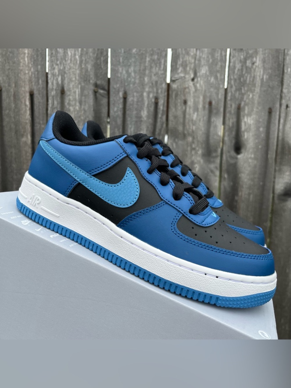 Kids Nike Air Force 1 blue size 5.5y